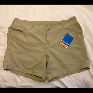 NWT Columbia PFG shorts women’s Large khaki tan